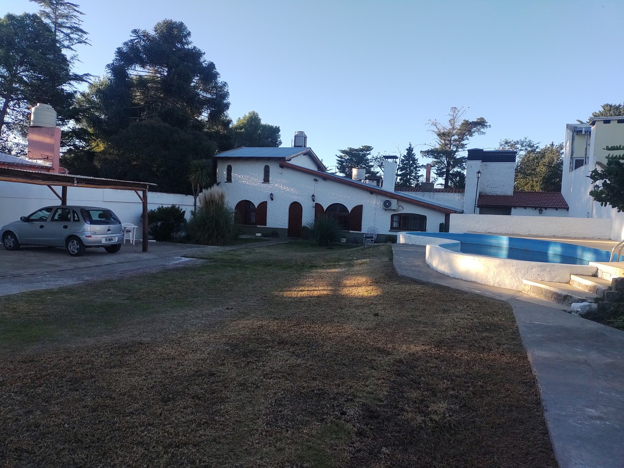Casa a la venta Barrio patagonia con patio y con pileta 