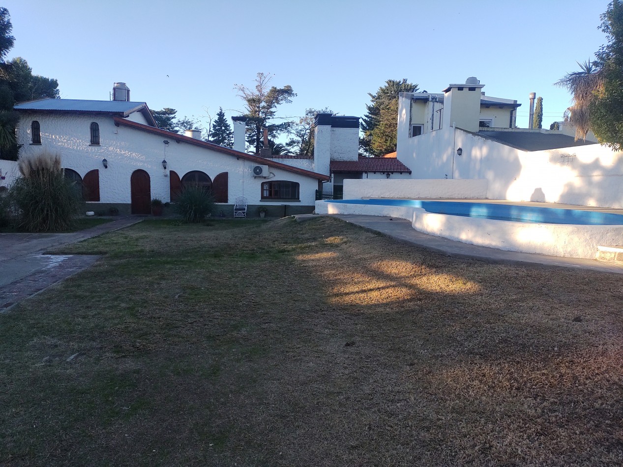 Casa a la venta Barrio patagonia con patio y con pileta 