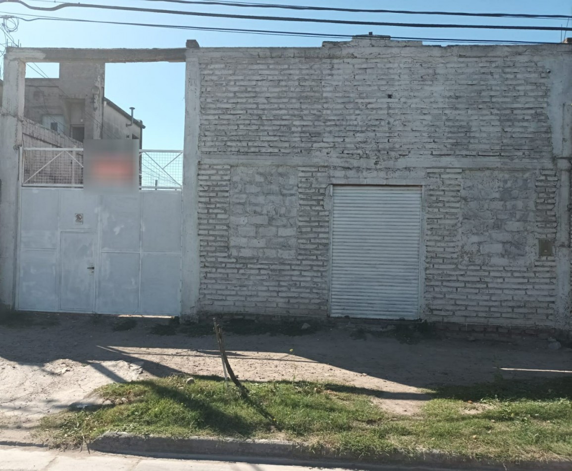 Vendemos; Lote con Construccion de local amplio a terminar, zona terminal de omnibus Bahia Blanca