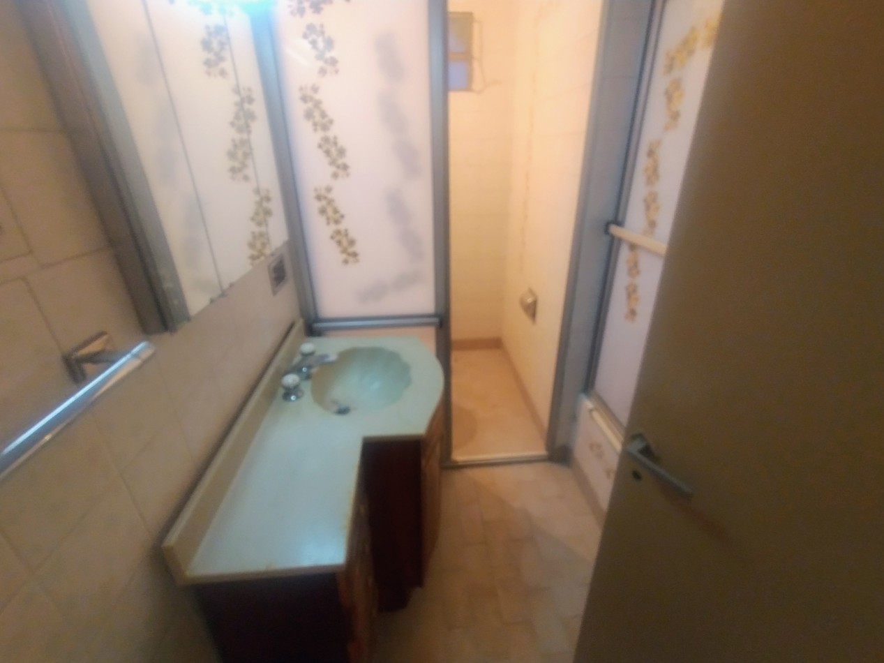 Casa en venta para reciclar en barrio universitario 