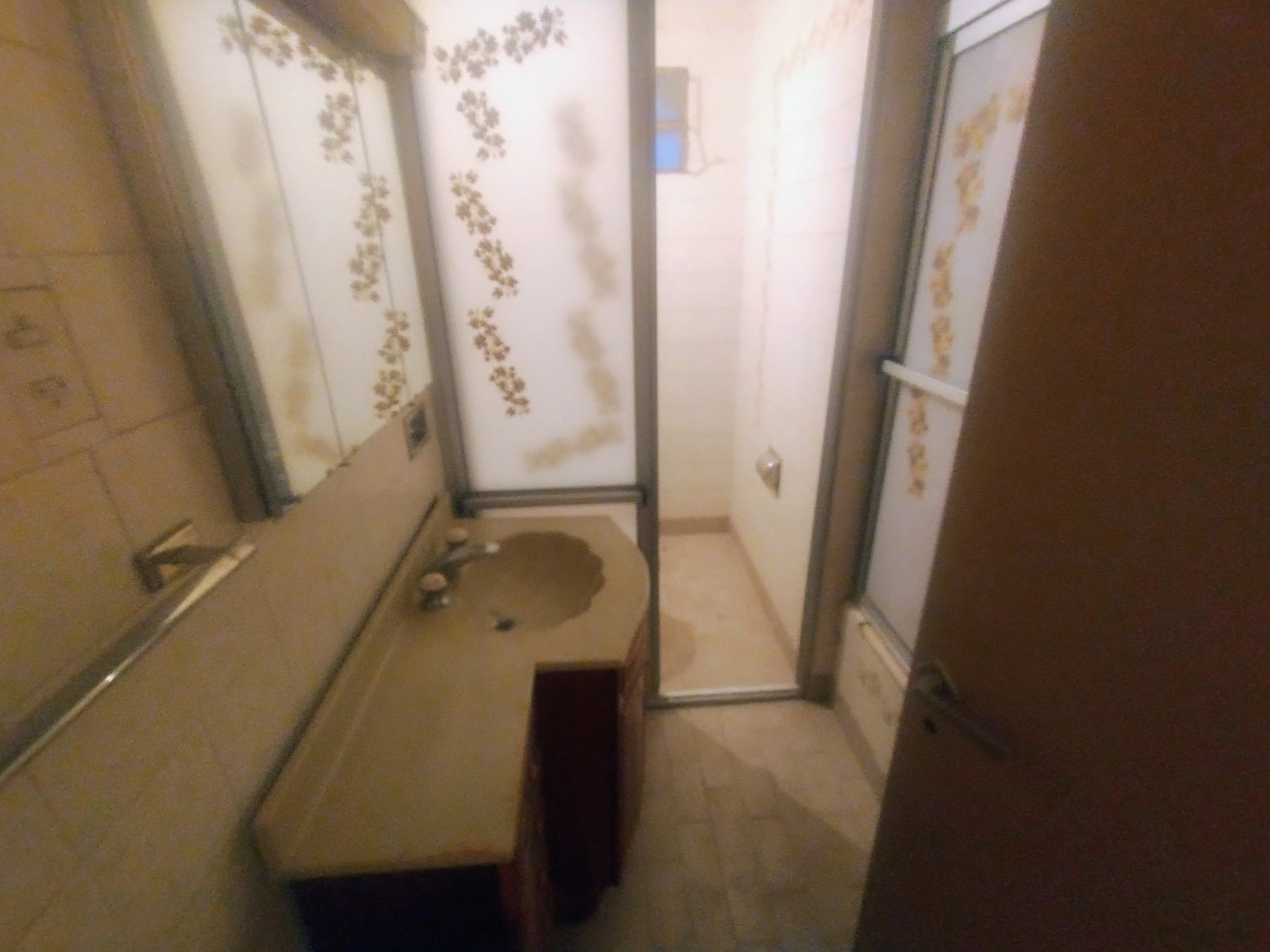 Casa en venta para reciclar en barrio universitario 