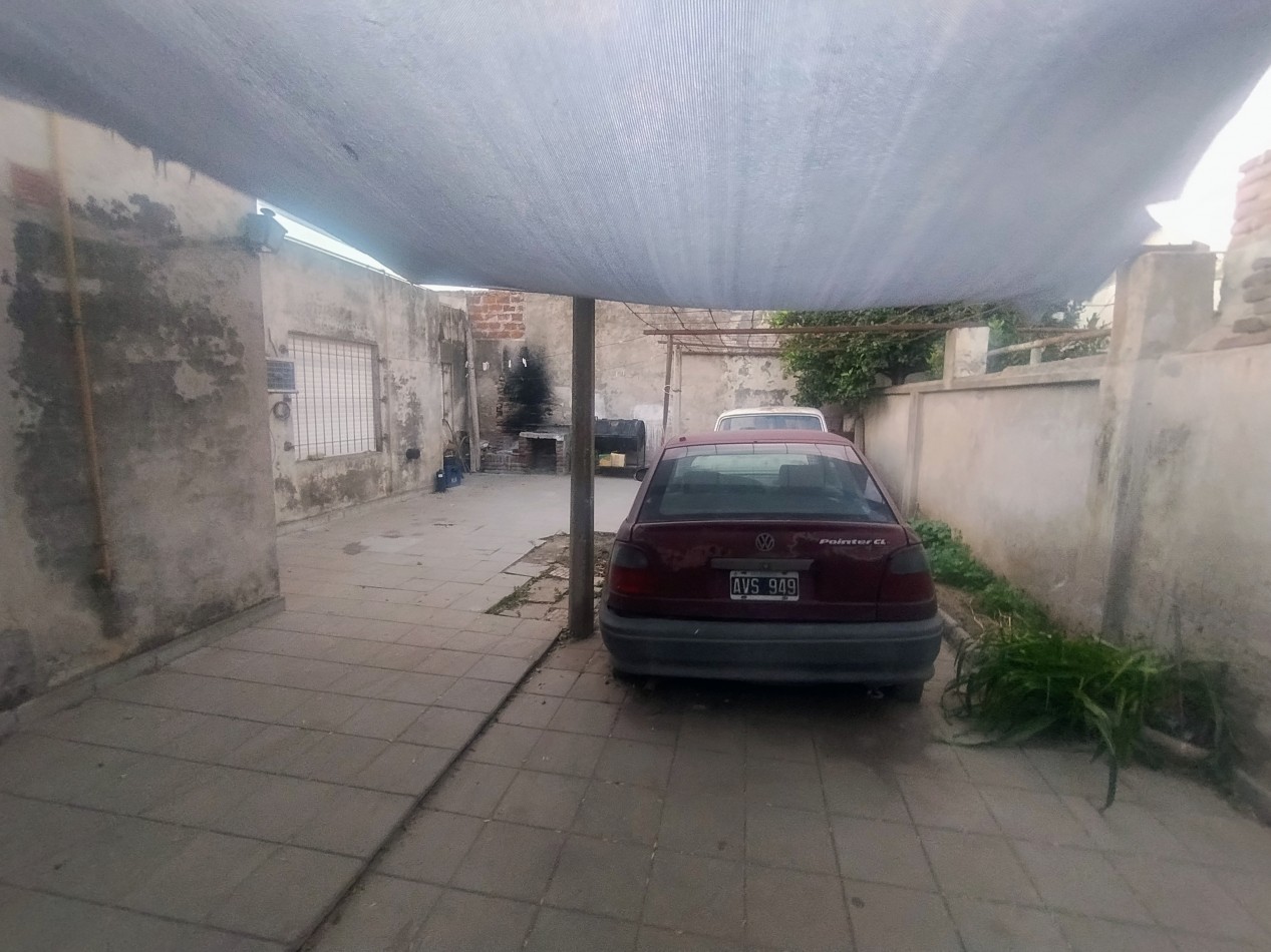 Casa en venta para reciclar en barrio universitario 