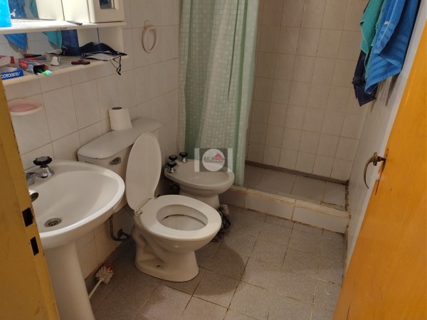 Vendo casa 3 dormitorios  y departamento en Ingeniero White 