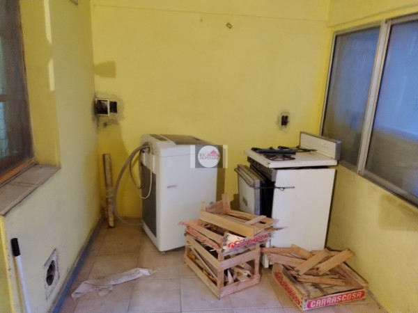 Vendo casa 3 dormitorios  y departamento en Ingeniero White 