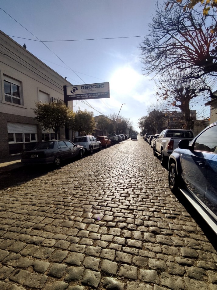 IMPORTANTE PROPIEDAD EN PLENO CENTRO DE CORONEL DORREGO