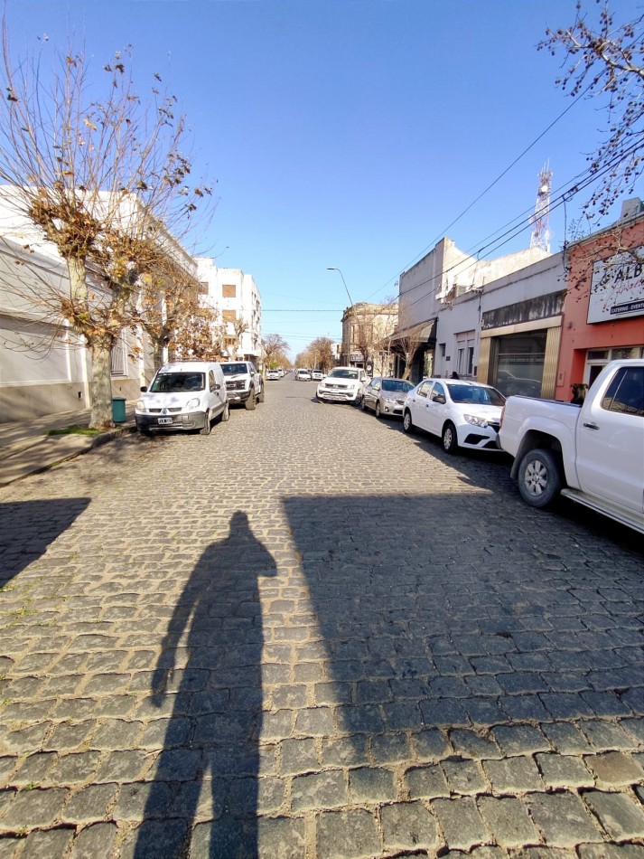 IMPORTANTE PROPIEDAD EN PLENO CENTRO DE CORONEL DORREGO