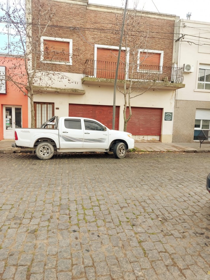 IMPORTANTE PROPIEDAD EN PLENO CENTRO DE CORONEL DORREGO